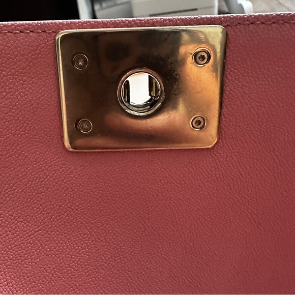 CHANEL CHEVRON OLD MEDIUM BOY IN SAKURA PINK - Picture 15 of 16